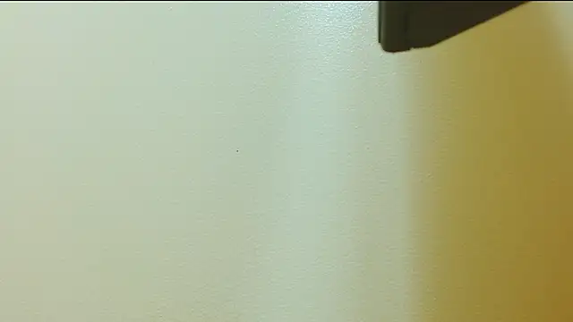 Emma Kiut  online show from November 29, 6:00 pm