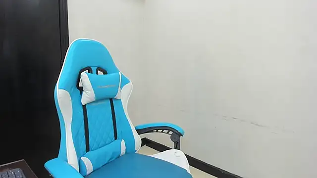 Snapshot of agata18_ chatting on November 11, 12:38 pm agata18 online show from November 11, 12:38 pm