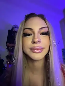 Snapshot of NovaPearl chatting on December 19, 10:17 pm NovaPearl online show from December 19, 10:17 pm