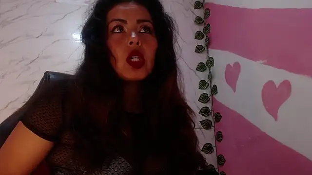 Snapshot of amara_leoncm chatting on October 24, 10:55 am amara leoncm online show from October 24, 10:55 am