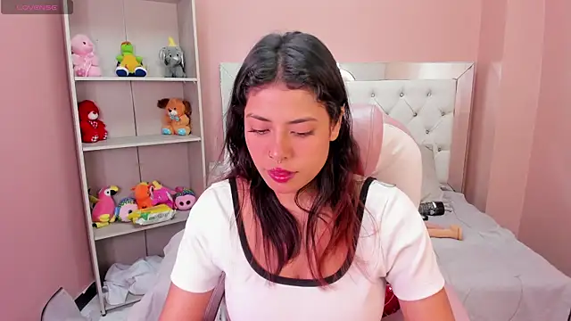 Snapshot of Blaiir_Moon chatting on December 16, 9:20 pm Blaiir Moon online show from December 16, 9:20 pm