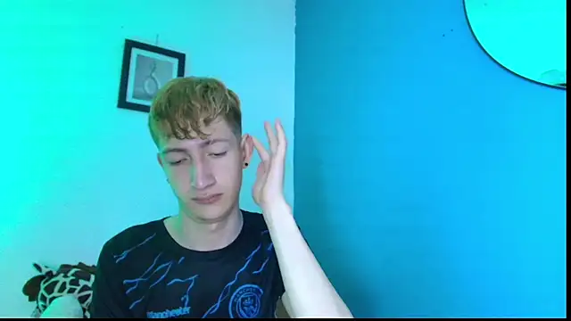 Erick Taylor3 online show from April 15, 7:58 pm