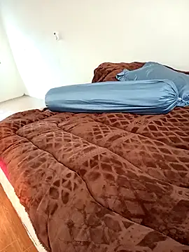 Snapshot of Cherry_Le02 chatting on November 11, 2:00 am Cherry Le02 online show from November 11, 2:00 am