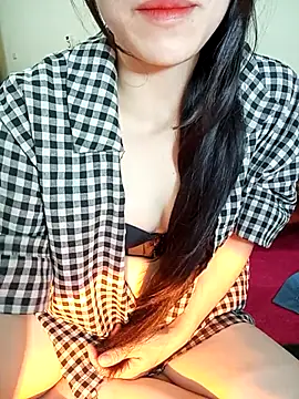 Snapshot of Cherry_Le02 chatting on November 13, 4:28 pm Cherry Le02 online show from November 13, 4:28 pm