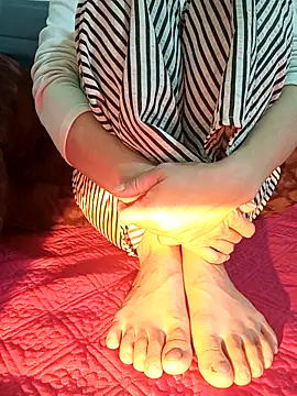 Snapshot of Cherry_Le02 chatting on November 23, 3:34 pm Cherry Le02 online show from November 23, 3:34 pm