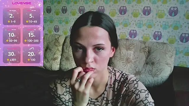 Ilussionmoon online show from October 23, 11:20 am