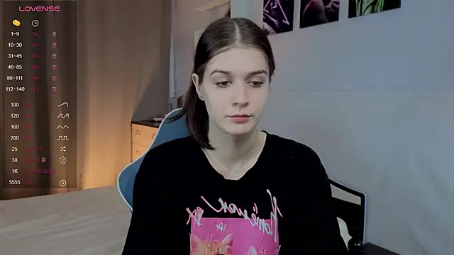 Snapshot of Ksarina chatting on November 6, 4:08 pm Ksarina online show from November 6, 4:08 pm