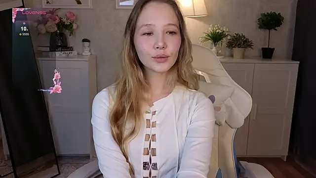 Snapshot of insaneinsomnia chatting on November 1, 9:11 am insaneinsomnia online show from November 1, 9:11 am