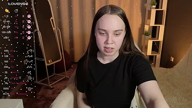 Snapshot of LunaDreeam chatting on November 4, 3:33 pm LunaDreeam online show from November 4, 3:33 pm