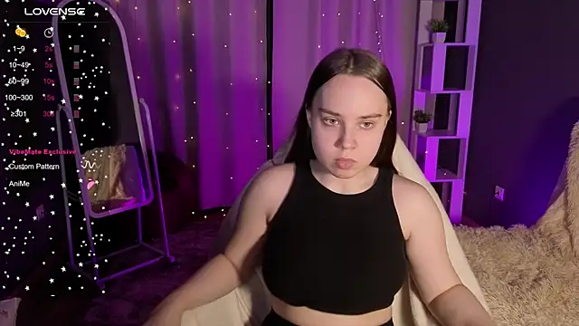 Snapshot of LunaDreeam chatting on November 8, 3:01 pm LunaDreeam online show from November 8, 3:01 pm