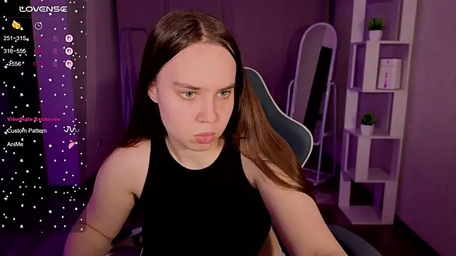 Snapshot of LunaDreeam chatting on November 12, 3:34 pm LunaDreeam online show from November 12, 3:34 pm