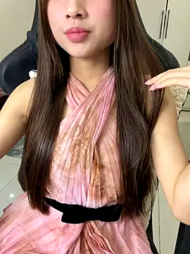 Snapshot of __Lilybae__ chatting on November 17, 5:35 am Lilybae online show from November 17, 5:35 am