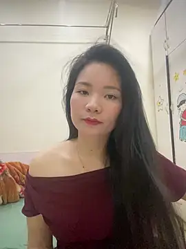 Bee Yellow00 online show from March 26, 5:57 am