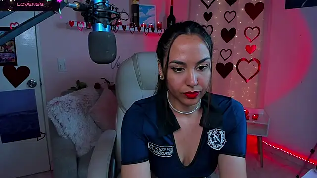 VenusIsLove  online show from February 12, 7:45 pm