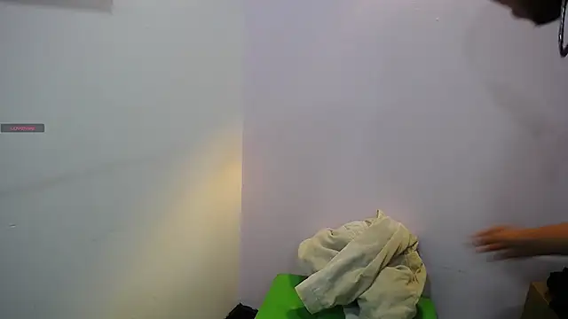 Snapshot of SavageLover_ chatting on December 3, 5:15 am SavageLover online show from December 3, 5:15 am