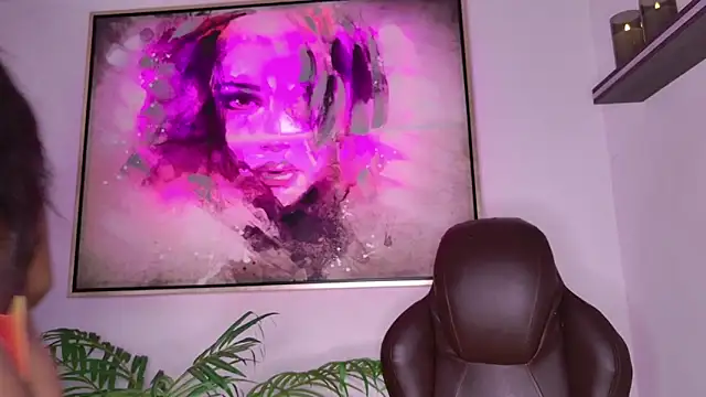 Snapshot of loana_vegas chatting on November 8, 4:18 pm loana vegas online show from November 8, 4:18 pm