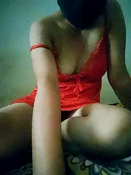 Snapshot of Miss-Angel2 chatting on October 26, 7:47 am Miss-Angel2 online show from October 26, 7:47 am