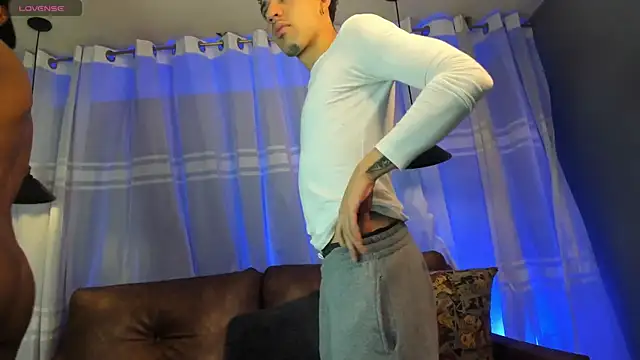 Snapshot of Suckdream1 chatting on November 4, 8:08 pm Suckdream1 online show from November 4, 8:08 pm