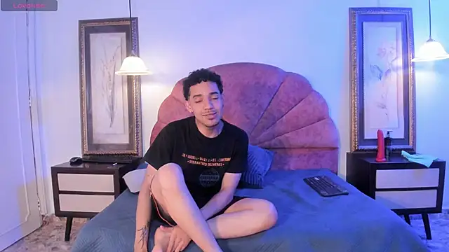 Snapshot of Suckdream1 chatting on November 25, 9:04 pm Suckdream1 online show from November 25, 9:04 pm