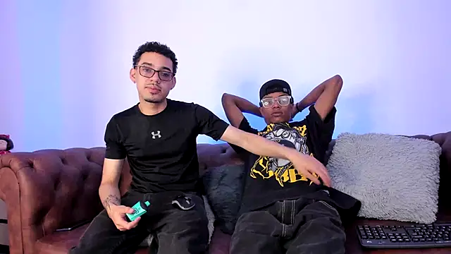 Snapshot of Suckdream1 chatting on December 4, 1:31 pm Suckdream1 online show from December 4, 1:31 pm