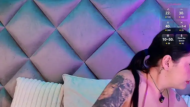 Snapshot of _giggy_2 chatting on November 11, 11:43 am giggy 2 online show from November 11, 11:43 am