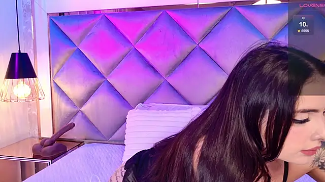 Snapshot of _giggy_2 chatting on November 30, 11:47 am giggy 2 online show from November 30, 11:47 am