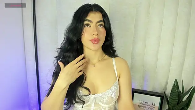 Emii rous online show from November 10, 9:03 pm