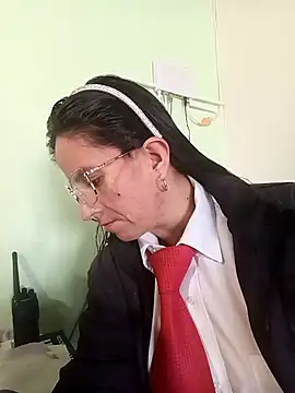 Snapshot of Valentina--1 chatting on November 13, 11:53 am Valentina--1 online show from November 13, 11:53 am