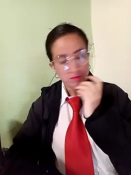 Snapshot of Valentina--1 chatting on November 24, 12:05 pm Valentina--1 online show from November 24, 12:05 pm