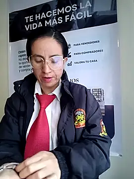 Snapshot of Valentina--1 chatting on December 3, 12:03 pm Valentina--1 online show from December 3, 12:03 pm