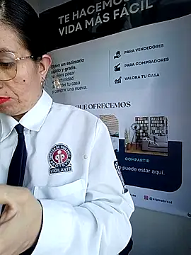 Snapshot of Valentina--1 chatting on December 15, 11:58 am Valentina--1 online show from December 15, 11:58 am