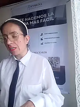 Snapshot of Valentina--1 chatting on January 9, 3:04 pm Valentina--1 online show from January 9, 3:04 pm