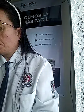 Snapshot of Valentina--1 chatting on January 14, 12:11 pm Valentina--1 online show from January 14, 12:11 pm