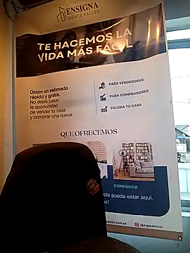 Snapshot of Valentina--1 chatting on February 3, 12:10 pm Valentina--1 online show from February 3, 12:10 pm