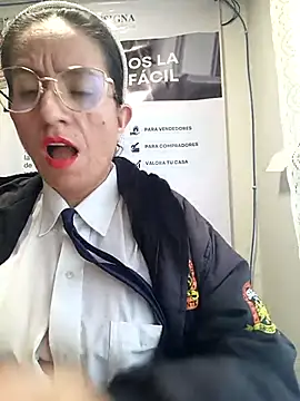 Snapshot of Valentina--1 chatting on February 11, 11:59 am Valentina--1 online show from February 11, 11:59 am