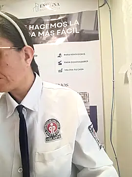 Snapshot of Valentina--1 chatting on February 13, 12:23 pm Valentina--1 online show from February 13, 12:23 pm