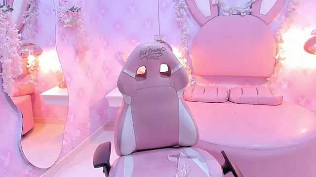 Snapshot of SofhiCute chatting on December 18, 11:49 am SofhiCute online show from December 18, 11:49 am