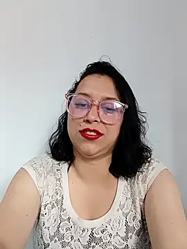 Snapshot of Caroline-17 chatting on November 27, 6:10 pm Caroline-17 online show from November 27, 6:10 pm