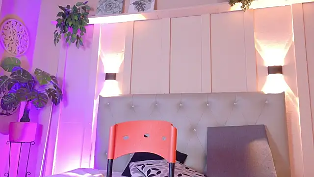 Snapshot of Ela_windsor chatting on October 25, 7:30 pm Ela windsor online show from October 25, 7:30 pm