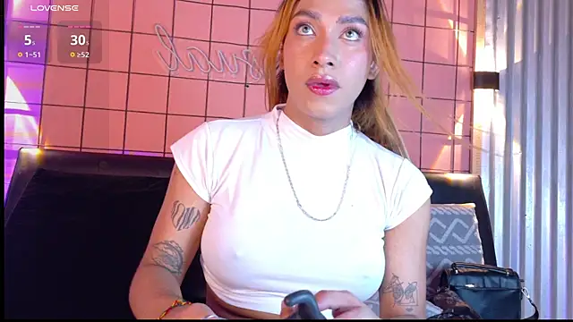 Snapshot of Ela_windsor chatting on November 10, 7:35 pm Ela windsor online show from November 10, 7:35 pm