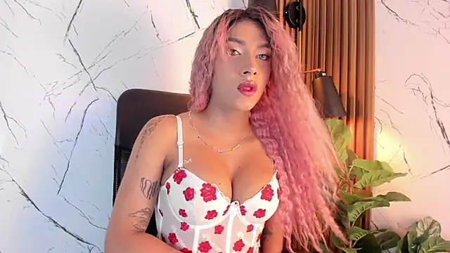 Snapshot of Ela_windsor chatting on November 23, 1:49 am Ela windsor online show from November 23, 1:49 am