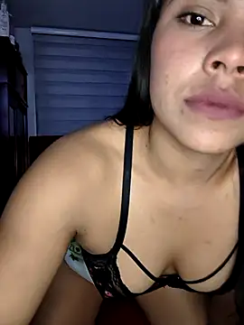 Snapshot of kathieeen chatting on October 28, 3:43 am kathieeen online show from October 28, 3:43 am