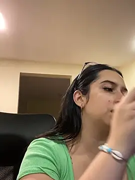 Kloe Novoa online show from March 18, 12:30 pm