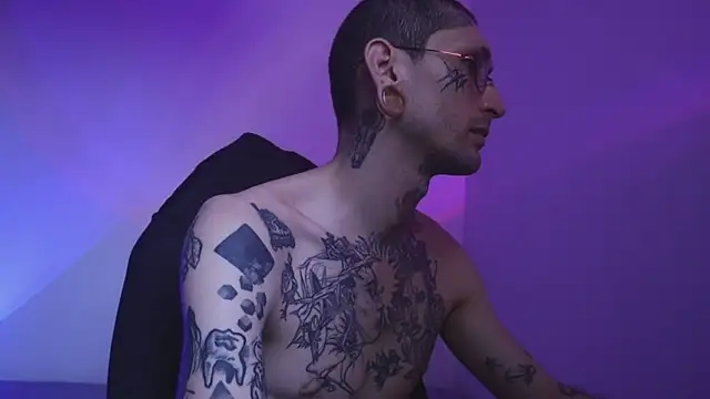 Snapshot of TokyoHatsumoto chatting on November 19, 9:59 pm TokyoHatsumoto online show from November 19, 9:59 pm