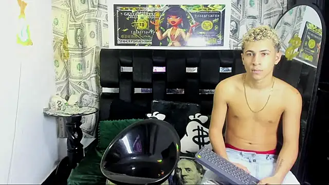 Snapshot of Horny_Duo0 chatting on October 31, 3:29 am Horny Duo0 online show from October 31, 3:29 am