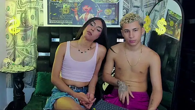 Snapshot of Horny_Duo0 chatting on November 1, 3:30 am Horny Duo0 online show from November 1, 3:30 am