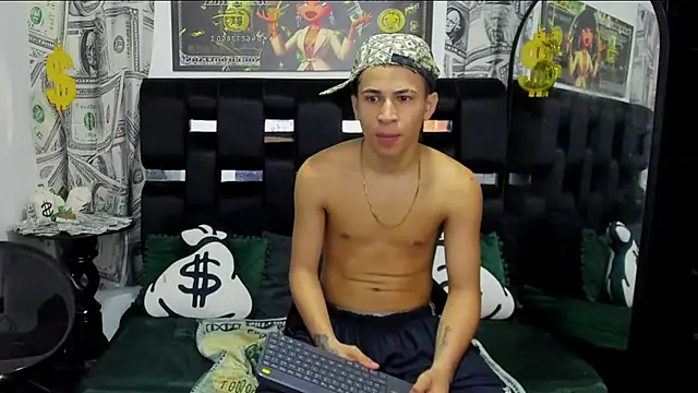 Snapshot of Horny_Duo0 chatting on November 9, 3:16 am Horny Duo0 online show from November 9, 3:16 am