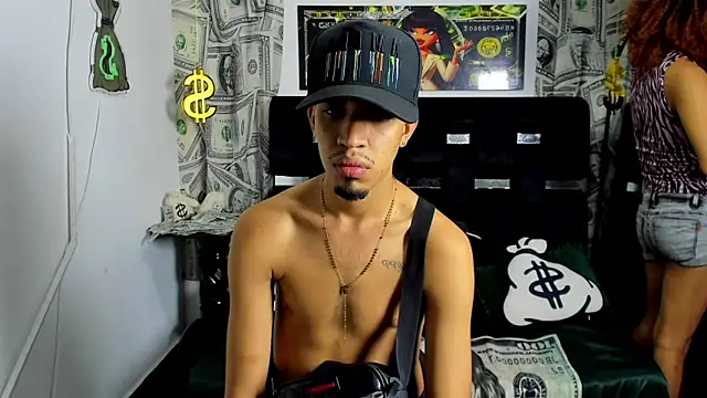 Snapshot of Horny_Duo0 chatting on November 25, 3:17 am Horny Duo0 online show from November 25, 3:17 am