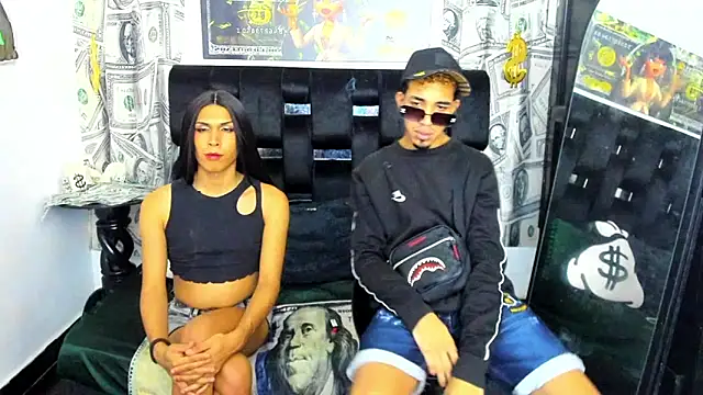 Snapshot of Horny_Duo0 chatting on November 26, 3:18 am Horny Duo0 online show from November 26, 3:18 am