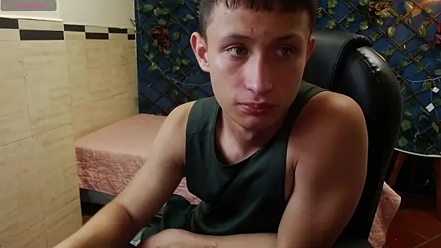 Snapshot of Garuo_18 chatting on November 6, 3:07 am Garuo 18 online show from November 6, 3:07 am